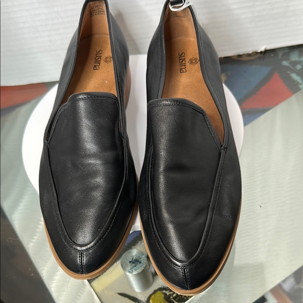 Susina Classic Black Leather Loafers